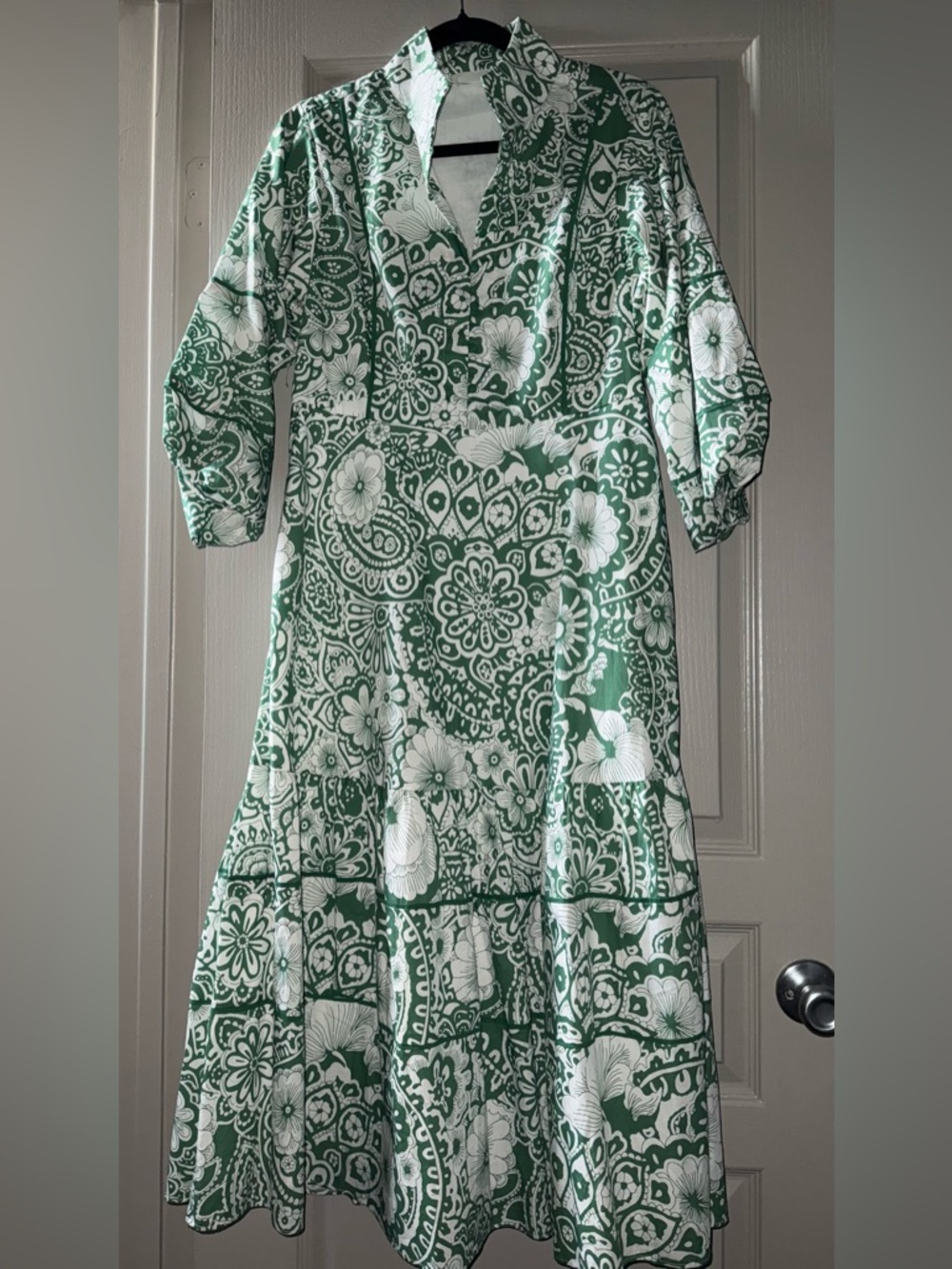 Hyacinth House Green Cuffed Sleeve Sundress with Mandarin Collar. Snall - Picture 2 of 13